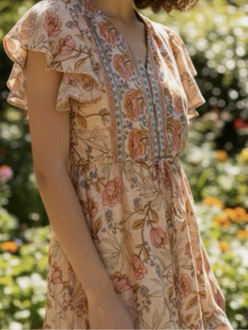 Senloe Floral Flutter-Sleeve Midi Dress in Blush Pink